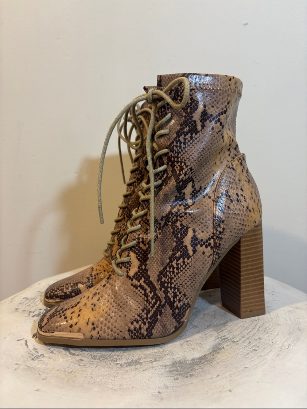 NWT F21 Snake Skin Print Block Heel Lace Up Pointed Square Toe Heel Booties, 5.5